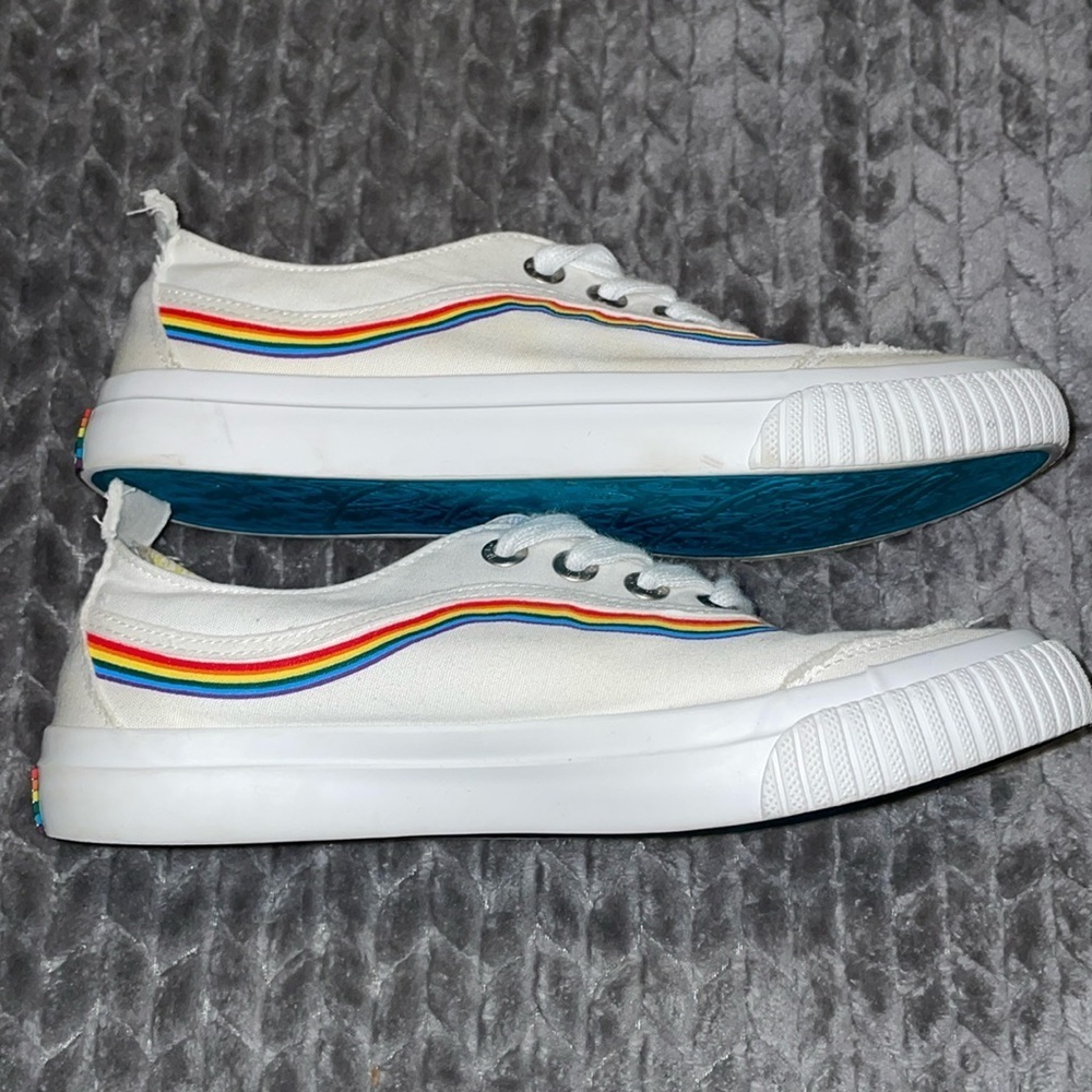 Blowfish sz 8 white‎ w/rainbow - Picture 2 of 8